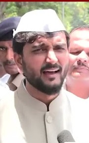 संपादकीय 👇👇👇  टोपीच्या परंपरेतील नव्या राजकारणाची चाहूल!