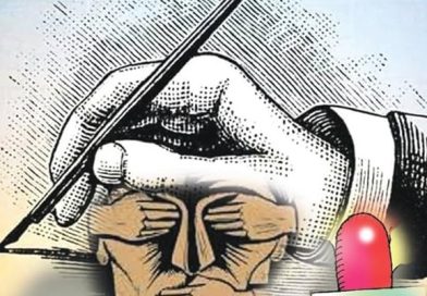 पत्रकारितेची दशा आणि दिशा:अनुभवांची मिसळ    भाग ३९:कुमार कडलग, नाशिक      “ते” एक घर तर सोडा!कुठे जाणार शोध पत्रकारिता?*     चौथ्या स्तंभाचे उत्तरदायित्व की व्यवहाराचे बाजारशास्त्र?  …..