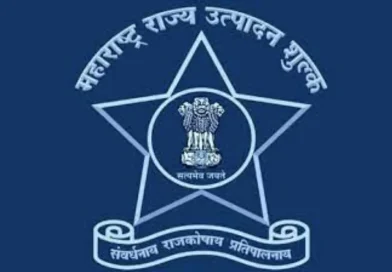 विषारी दारू मृत्यू प्रकरणाचे पडसाद : राज्य उत्पादन शुल्क विभागातील १३ अधिकारी-कर्मचारी निलंबित  पुण्यातील १२ जणांच्या मृत्यूनंतर आयुक्तांची कठोर कारवाई; कर्तव्यातील हलगर्जीपणाचा ठपका
